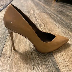 NIB Jeffrey Campbell Nude Patent pumps 9.5